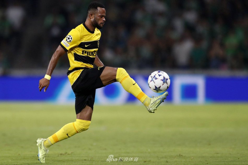 一名西班牙 一名西班牙